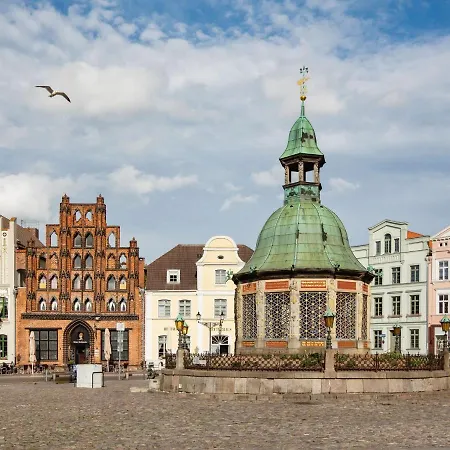 Holiday Near The Baltic Sea Beach *